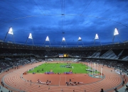 开云APP-绝对统治与不灭激情，威廉姆斯碾压红牛，阿隆索点燃赛场之夜