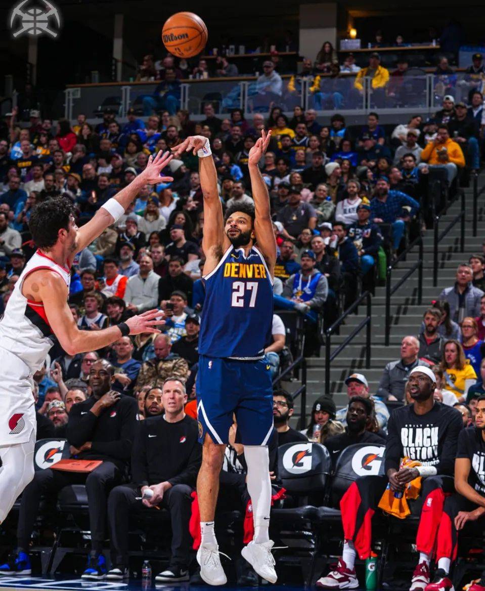 美国网球队鏖战日本网球队，穆雷制霸全场的简单介绍