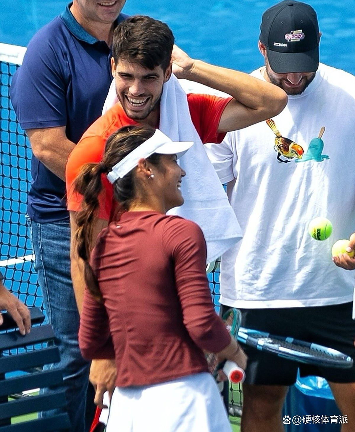 世界网球队爆冷西班牙网球队,阿尔卡拉斯完成帽子戏法 世界网球队爆冷西班牙网球队,阿尔卡拉斯完成帽子戏法