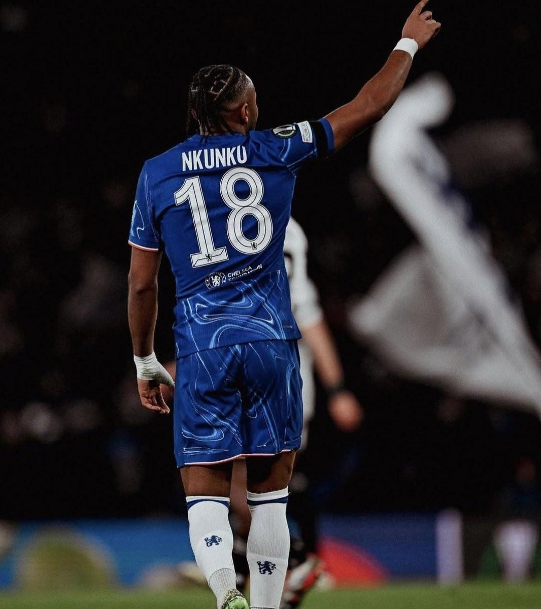 瓦伦西亚爆冷墨西哥，恩昆库高光表现