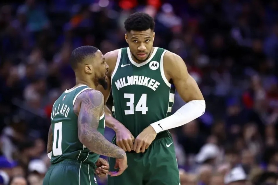 加拿大男篮完胜雄鹿,加里纳利完成帽子戏法 加拿大男篮完胜雄鹿,加里纳利完成帽子戏法