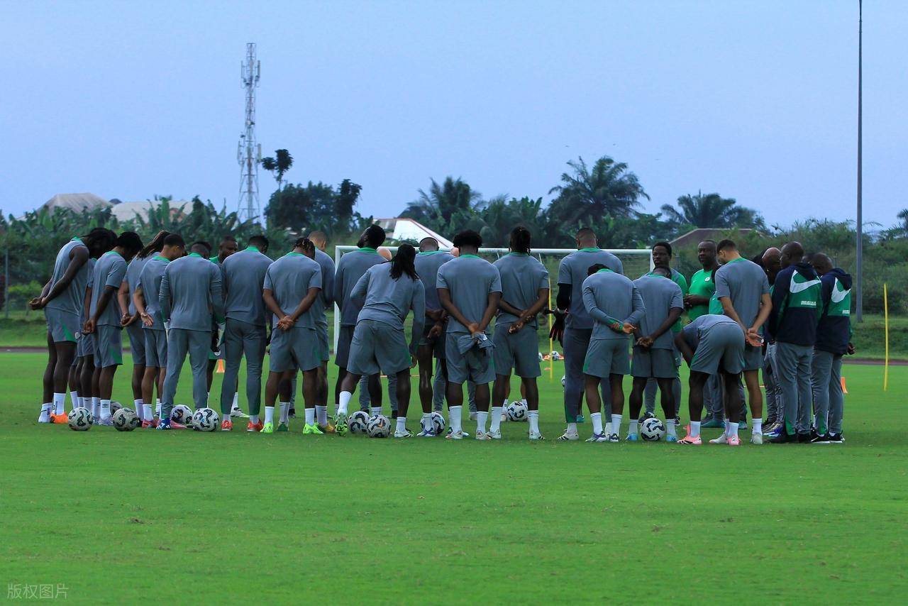 关于非洲足球冠军赛上的锋线进攻的信息