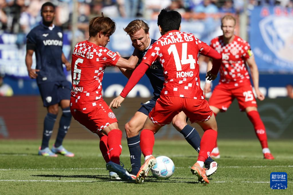 美因茨主场战平不莱梅,球队表现堪忧 美因茨主场战平不莱梅,球队表现堪忧