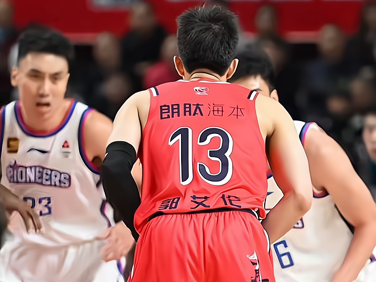 江苏队鏖战辽宁队,郭艾伦点燃赛场的简单介绍 江苏队鏖战辽宁队,郭艾伦点燃赛场的简单介绍