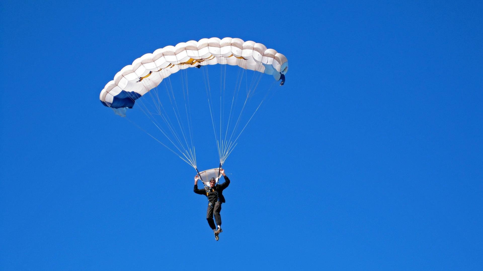 绝杀时刻，当德国战车碾过童话，李梓嘉点燃的不止是赛场